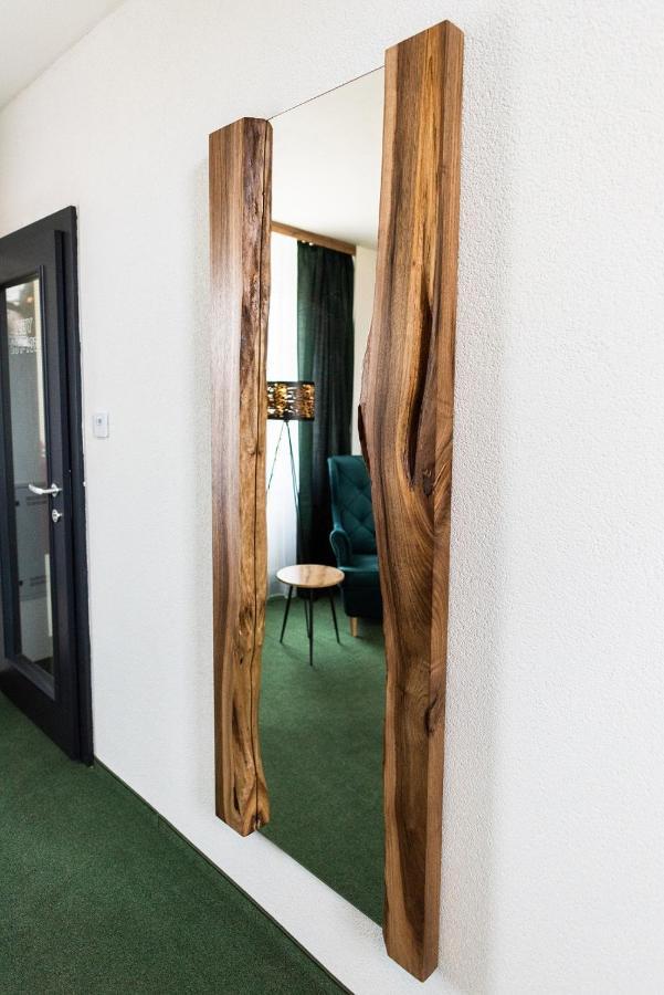 Hotel Carrera Rimaszombat Kültér fotó